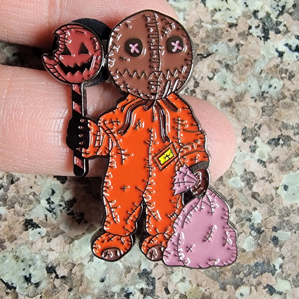 *2 for $13* Trick 'R Treater Sam Halloween Enamel Pin - Picture 1 of 3